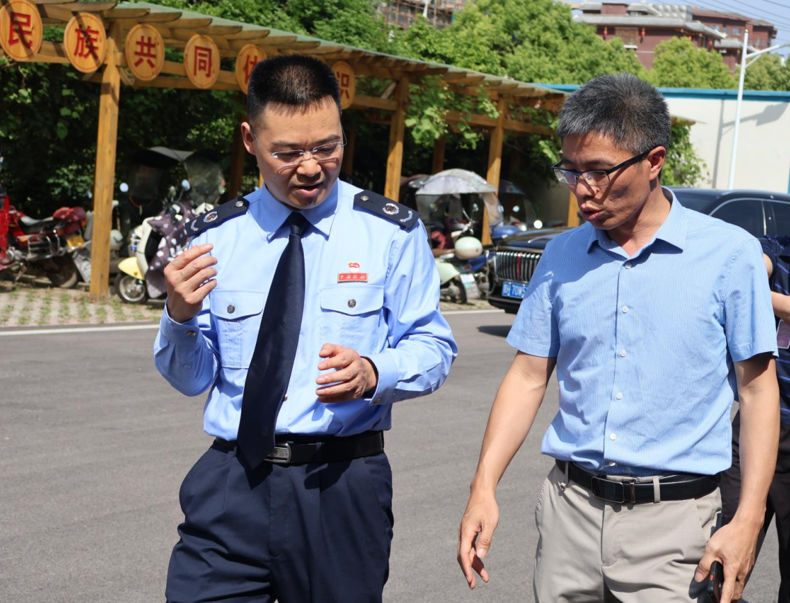 黔東南州稅務(wù)局局長鄭華兵一行蒞臨貴州公司調(diào)研