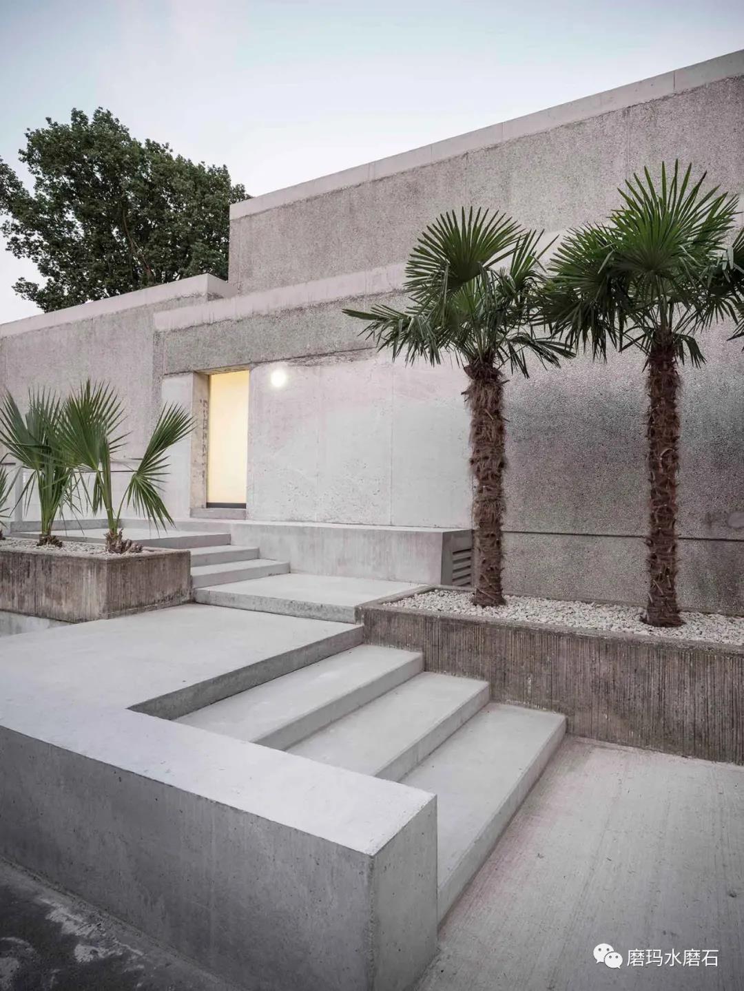 磨玛分享：德国设计师将水磨石和原始的粗野主义美学相结合打造大自然住宅