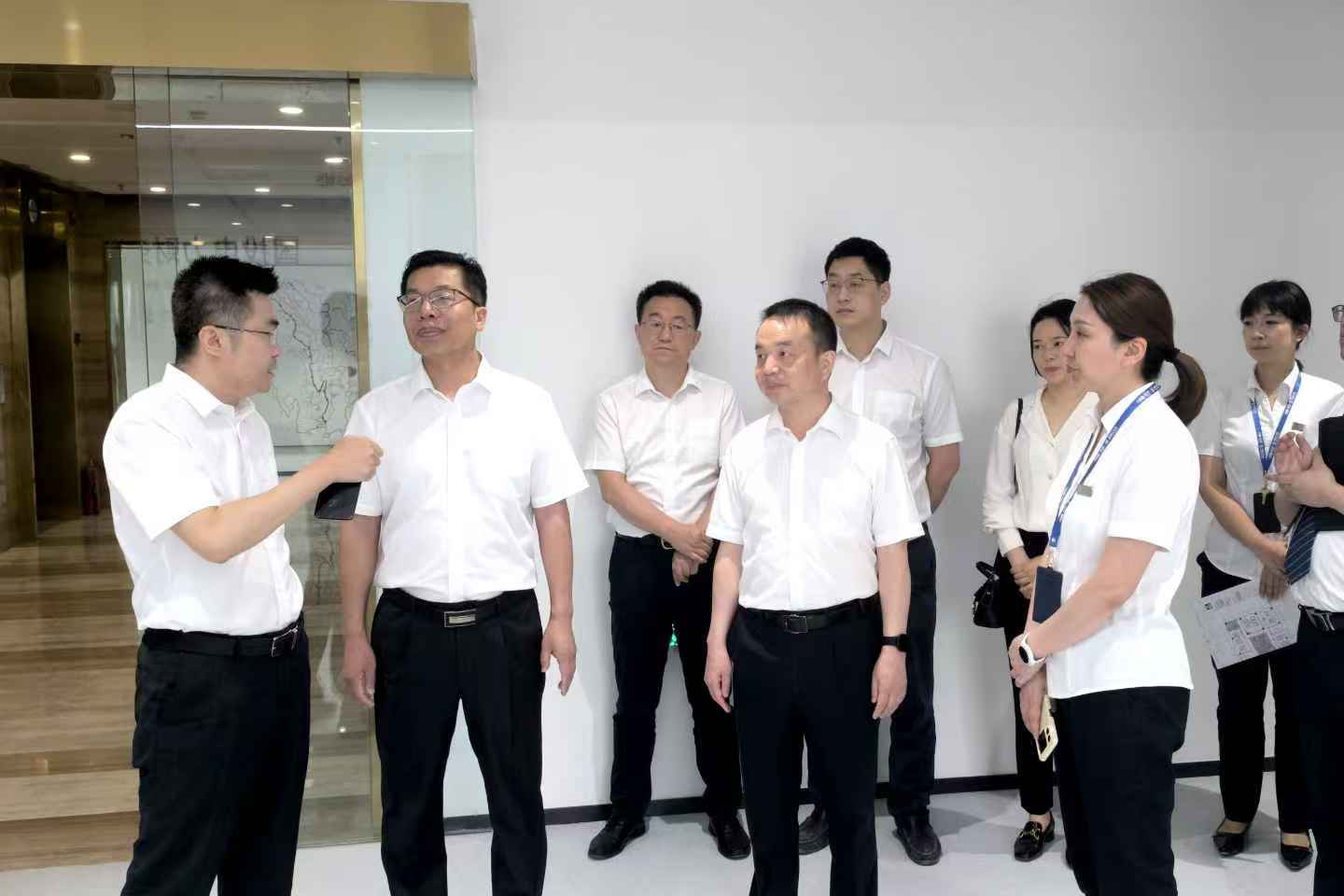 西南分公司成都市雅礱江公司集控大樓部分樓層辦公區(qū)及值班休息樓維護和改造工程項目成功通過業(yè)主驗收