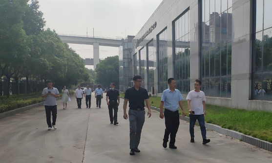 滨江新区领导莅临亿诺瑞召开现场办公会 滨江新区领导莅临亿诺瑞召开现场办公会