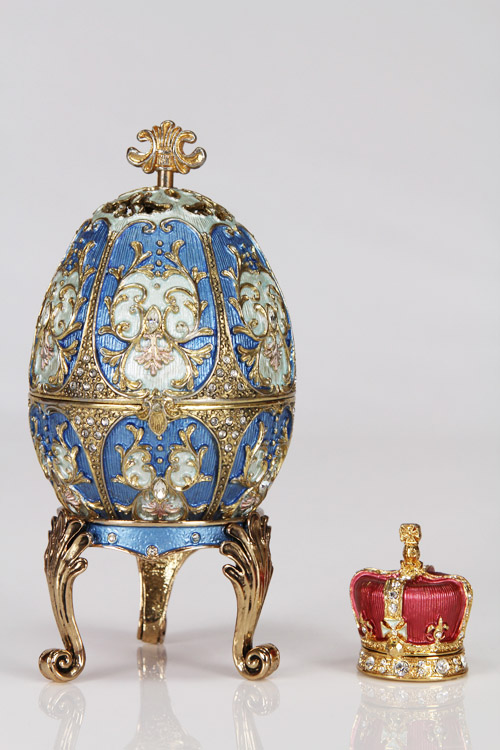 Royal Egg with Crown Musical