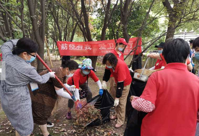 武漢武昌一社區(qū)開展愛衛(wèi)運動