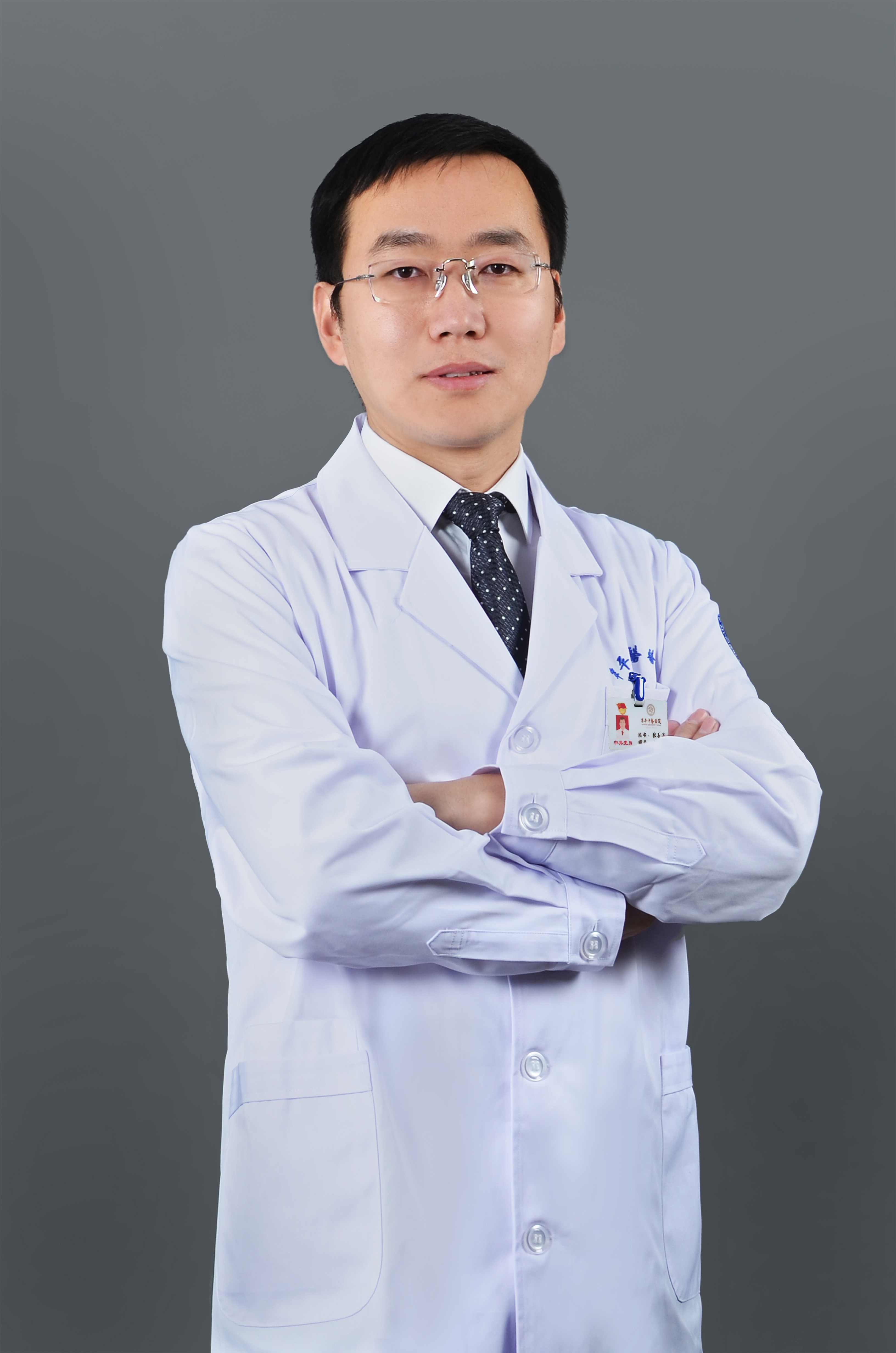 張善濤  副主任醫(yī)師 醫(yī)務(wù)科主任兼骨傷二科副主任