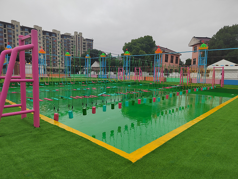 水上闯关