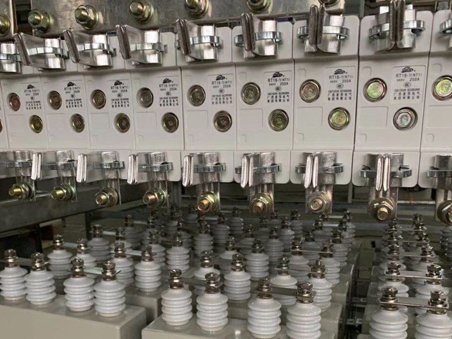 低壓自愈式電容器