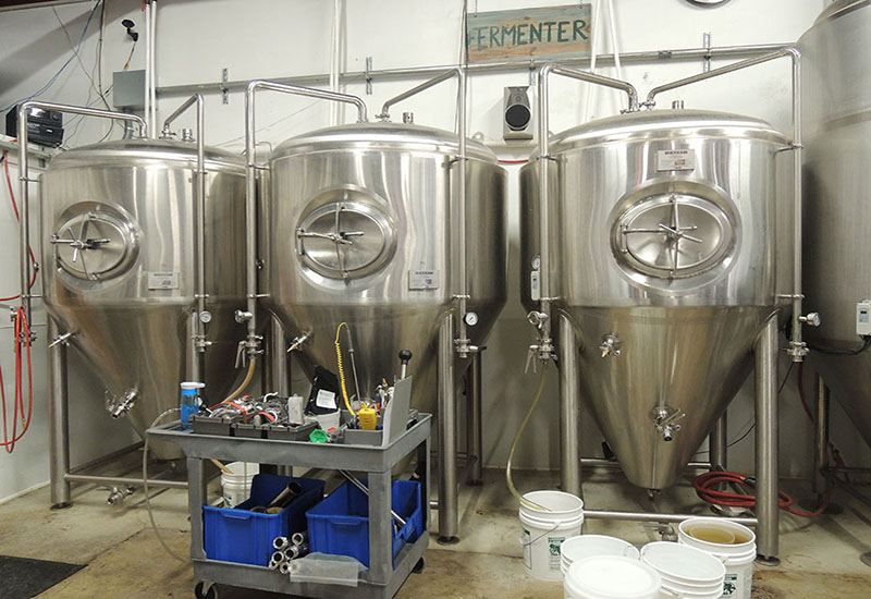 2013年 6月美國1800L 精釀啤酒工坊項目安裝完成