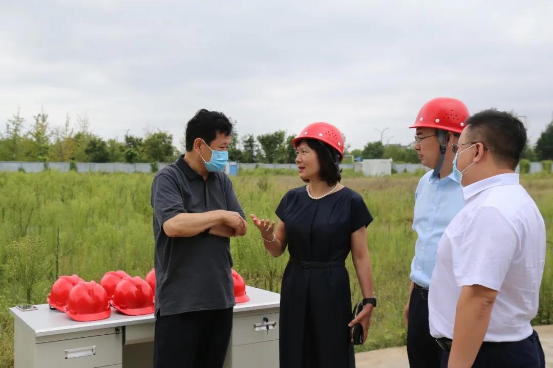 航空港区管委会书记张俊峰一行莅临光力科技新厂区视察建设情况 航空港区管委会书记张俊峰一行莅临光力科技新厂区视察建设情况