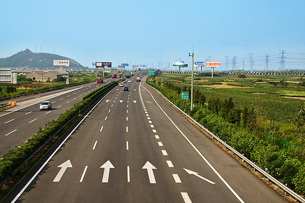 杭州灣南接線路面  