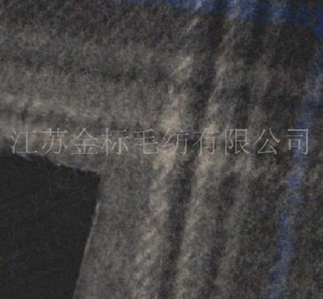 黑色格子呢