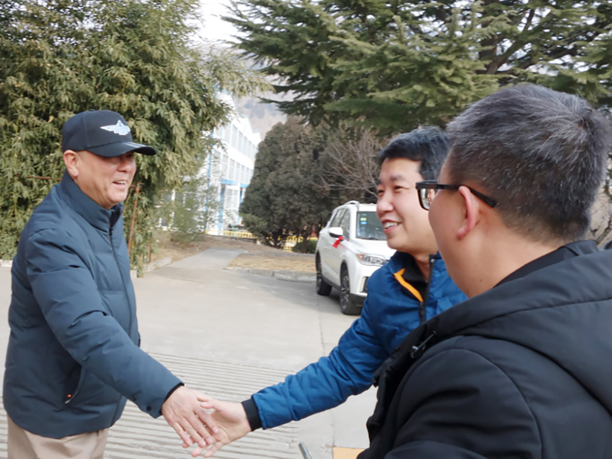 东方创投领导